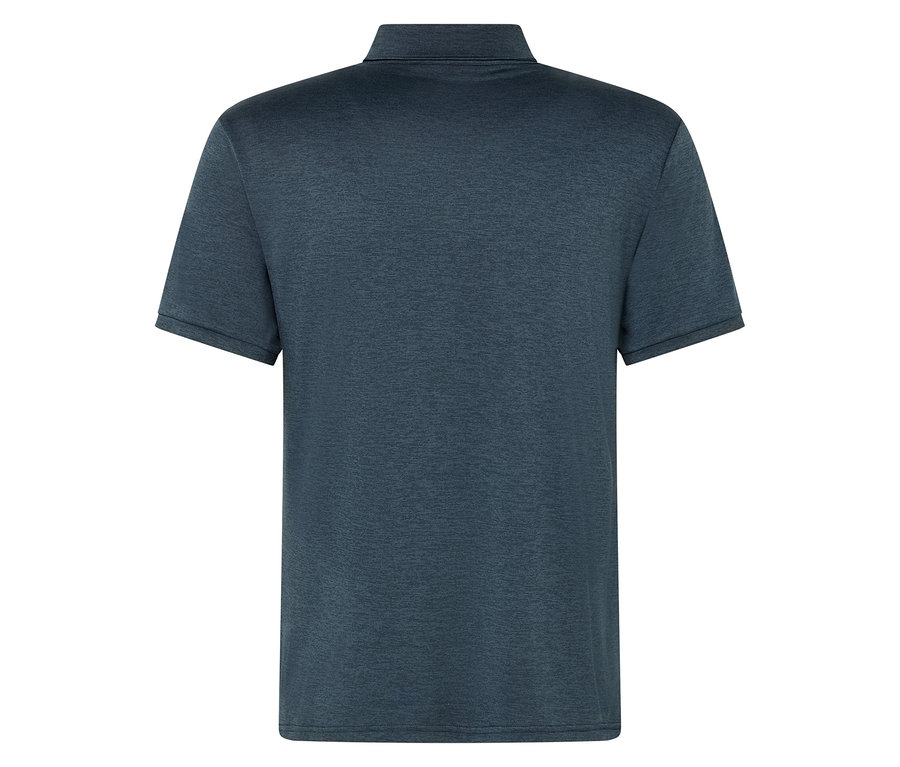 Detail tmavomodrého polokošele.