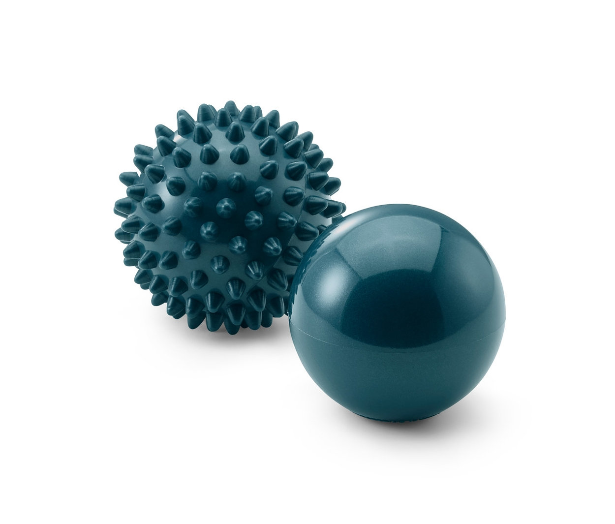 Dve modré masážne loptičky na bielom pozadí. Jedna loptička je hladká a druhá má výstupky.