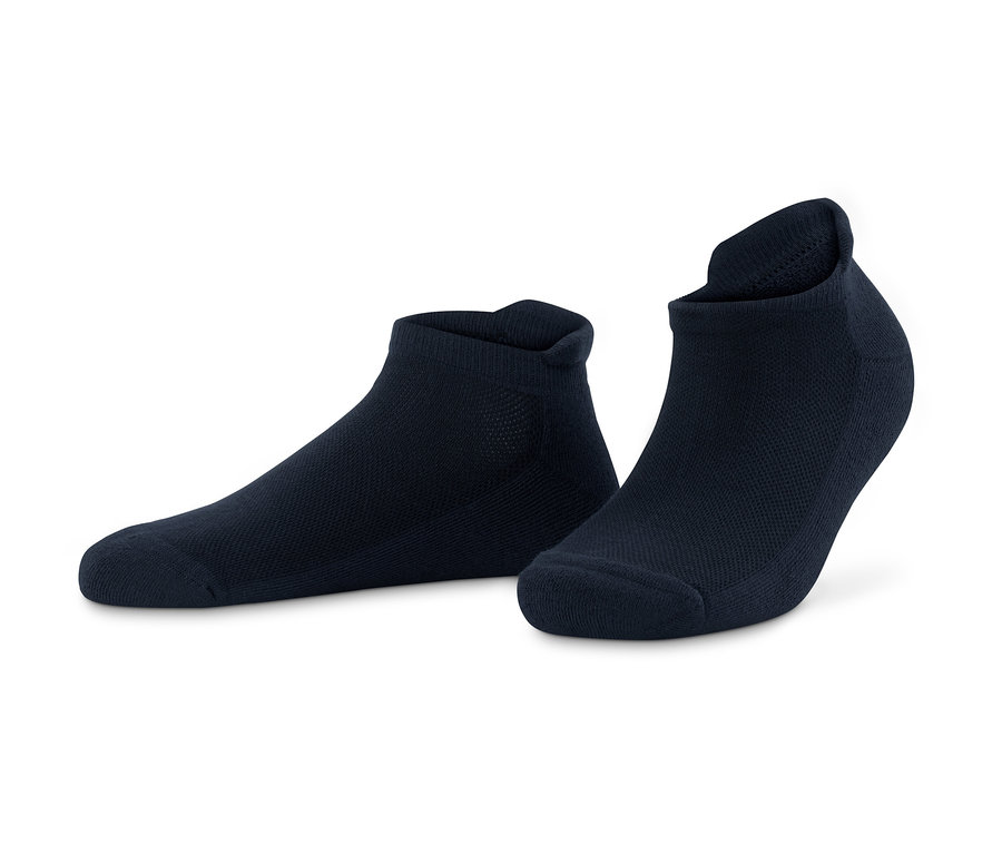 Dva páry tmavomodrých športových ponožiek unisex.