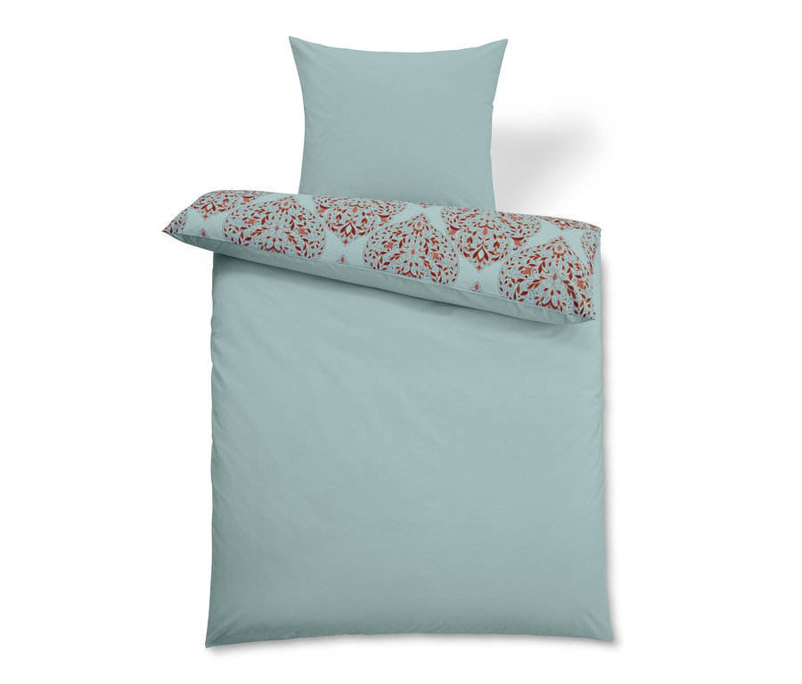 Svetlomodrá prémiová bavlnená posteľná bielizeň štandardnej veľkosti s vankúšom s červeným vzorom.