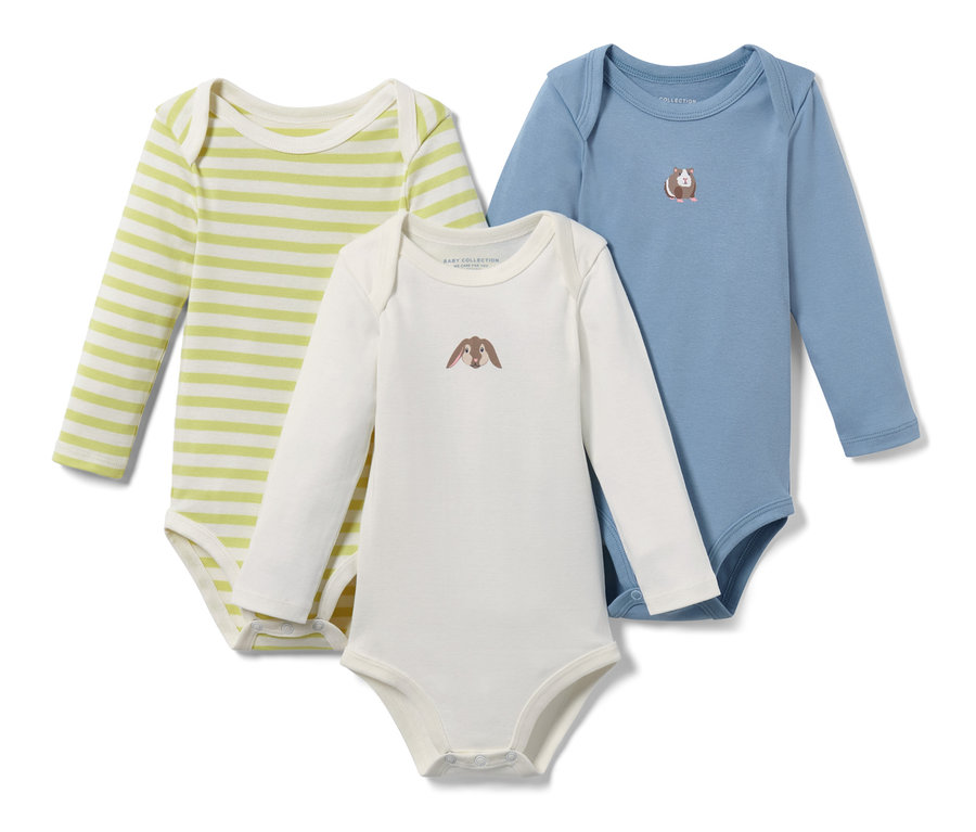 Troje detské body s dlhými rukávmi: jedny zeleno-biele pruhované, jedny biele s kresbou králika a jedny modré s kresbou morčaťa.
