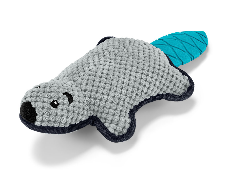 Plyšová hračka pre psy »Bobor« leží na bielom pozadí.