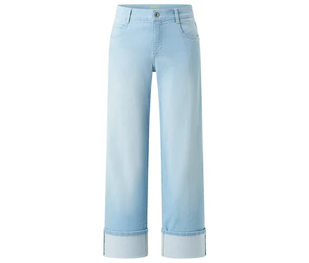Svetlomodré džínsy Angels Denim #Laia Turn Up# s voľými nohavicami a ohrnutými manžetami.