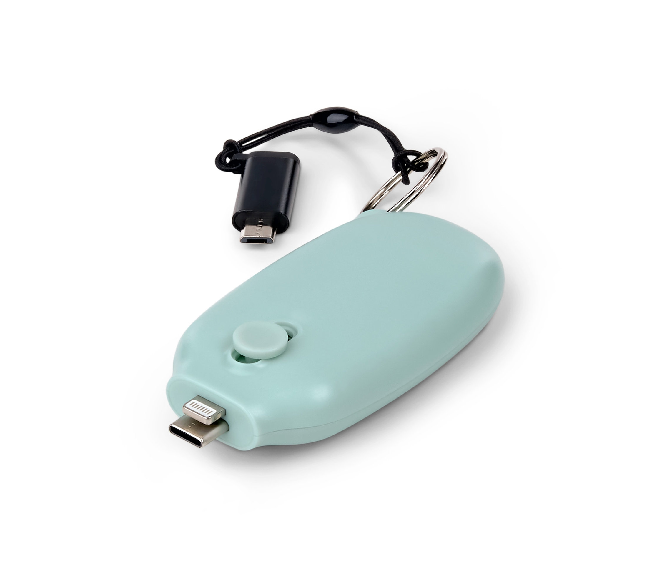 Svetlomodrá powerbank s príveskom na kľúče s čiernym adaptérom na bielom pozadí.