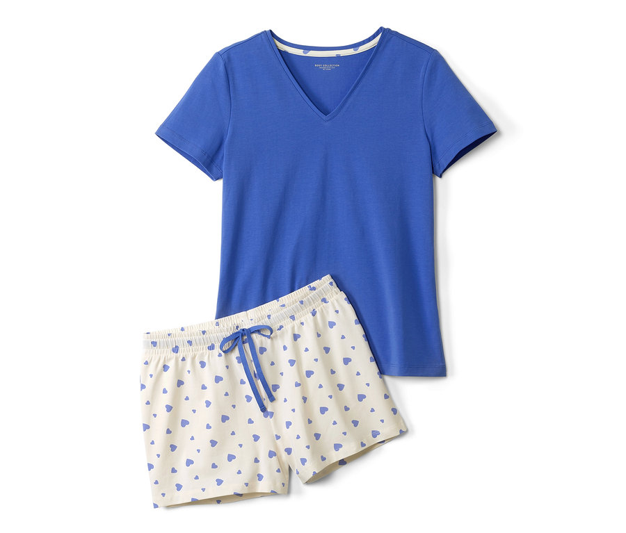 Modré krátke pyžamo so srdiečkami.