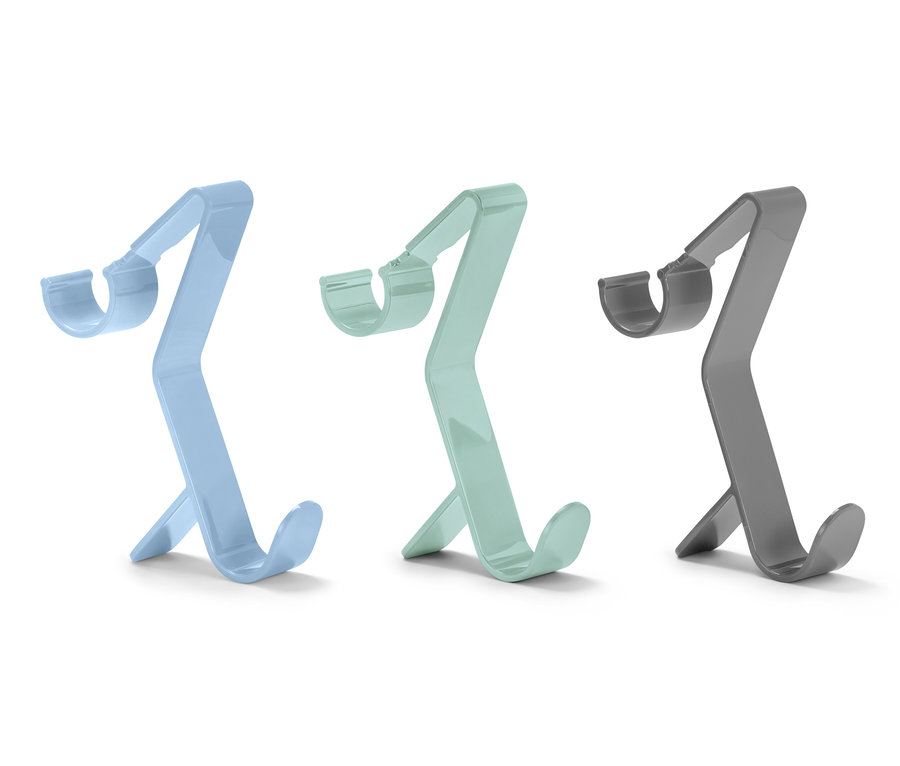 Tri háčiky na radiátor v modrej, zelenej a sivej farbe.