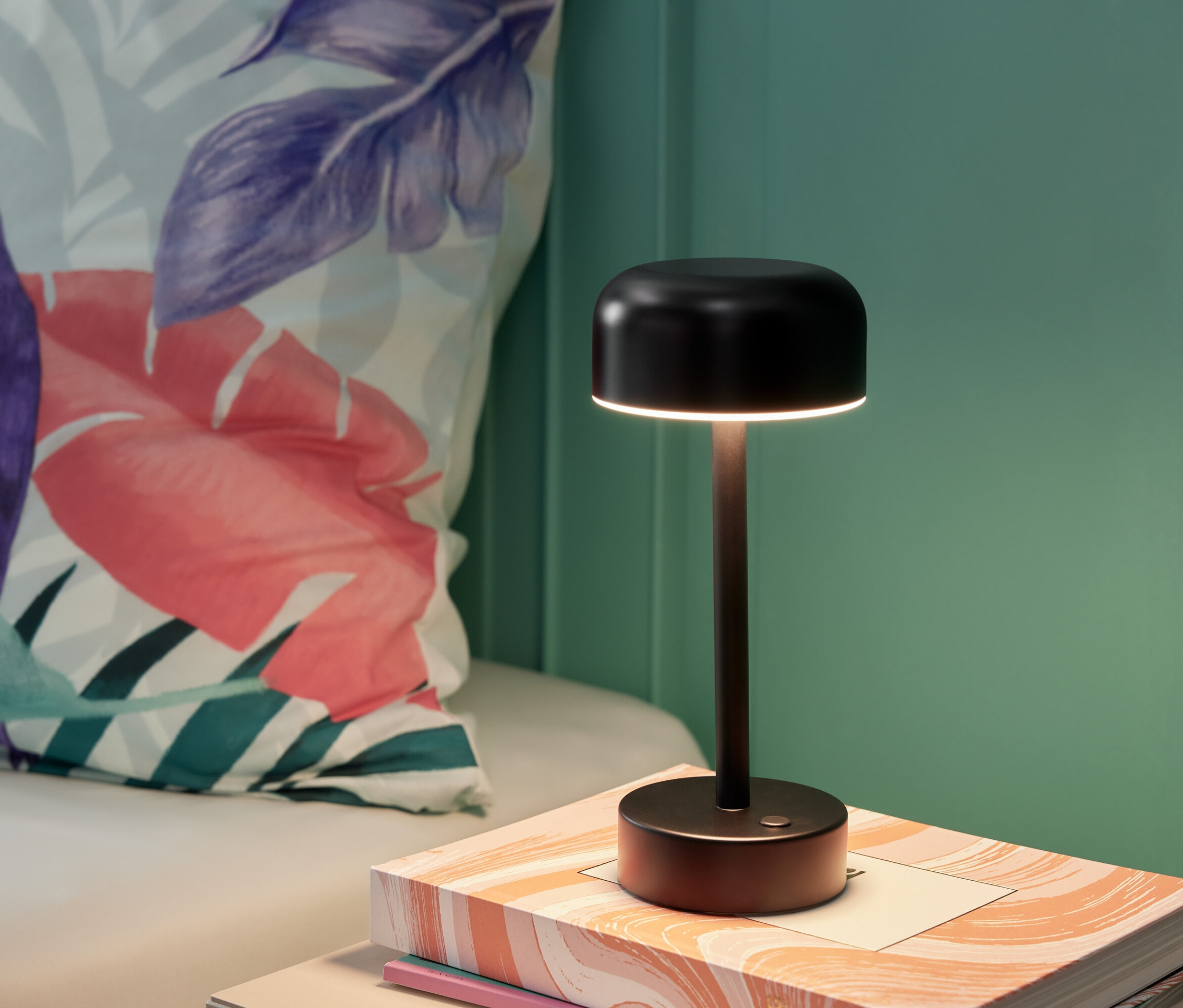 Tchibo - Akumulátorová stolová LED lampa