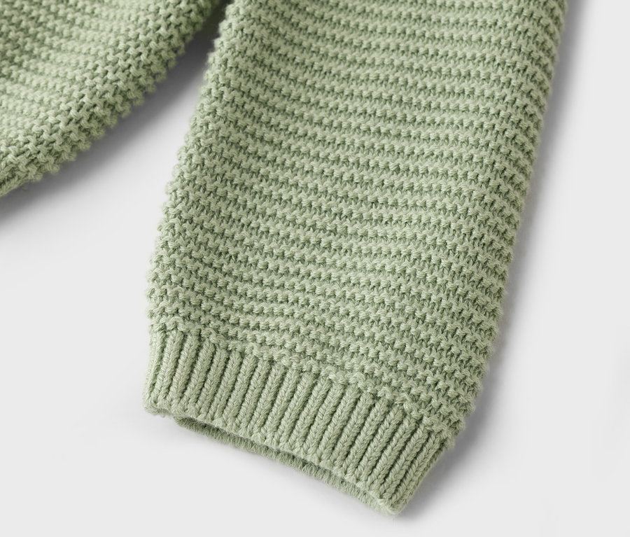 Detailný záber svetlozelenej pleteniny