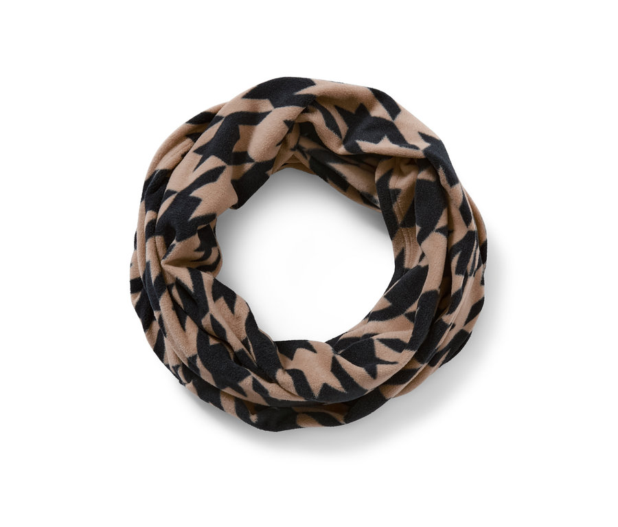 Flaušový kruhový šál s potlačou.