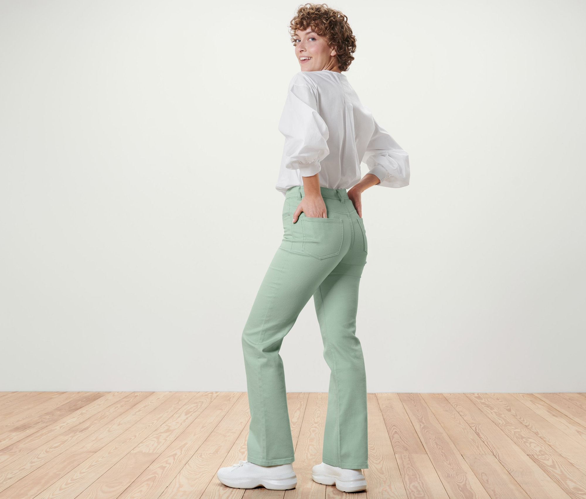 Tchibo - Bootcut džínsky – strih »Lou«, mätovozelené