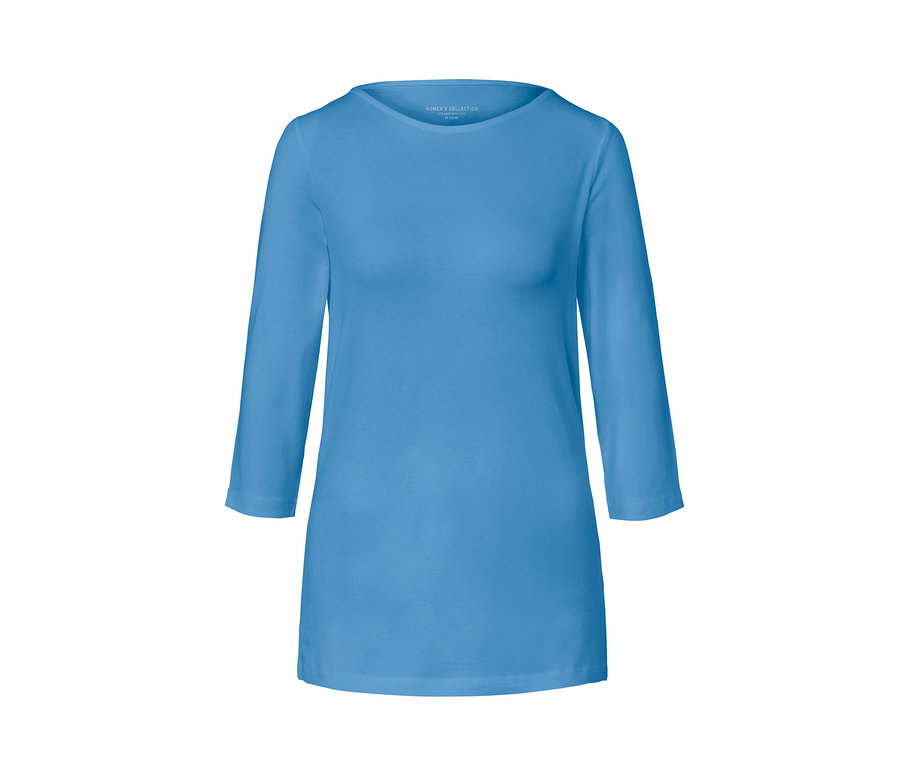 Svetlomodré tričko s trojštvrťovými rukávmi.