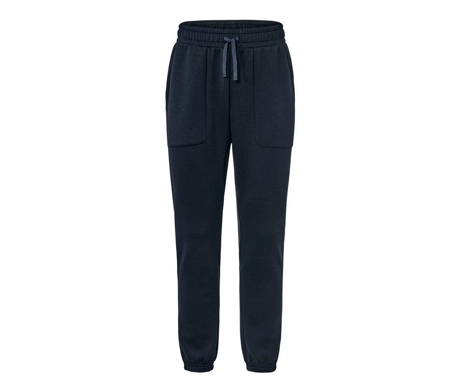 Tmavomodré tepláky.