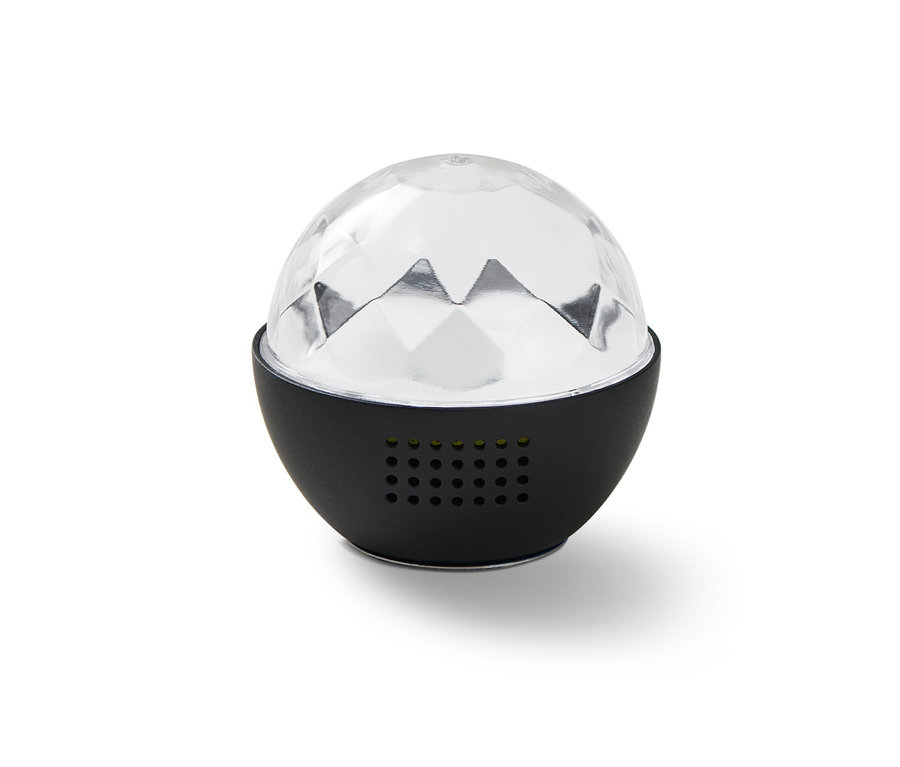 Miniatúrna diskoguľa s čiernou základňou.