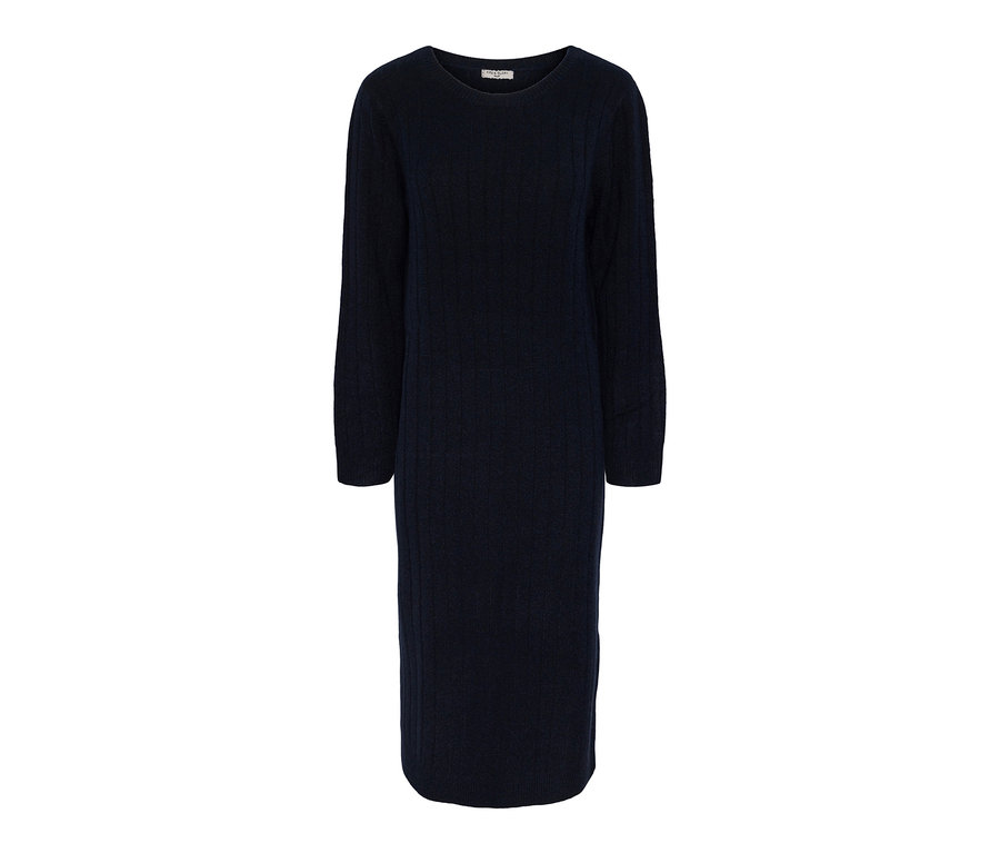 Šaty z rebrovaného úpletu.