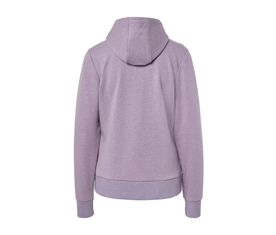 Pohľad zozadu na fialovú mikinu.