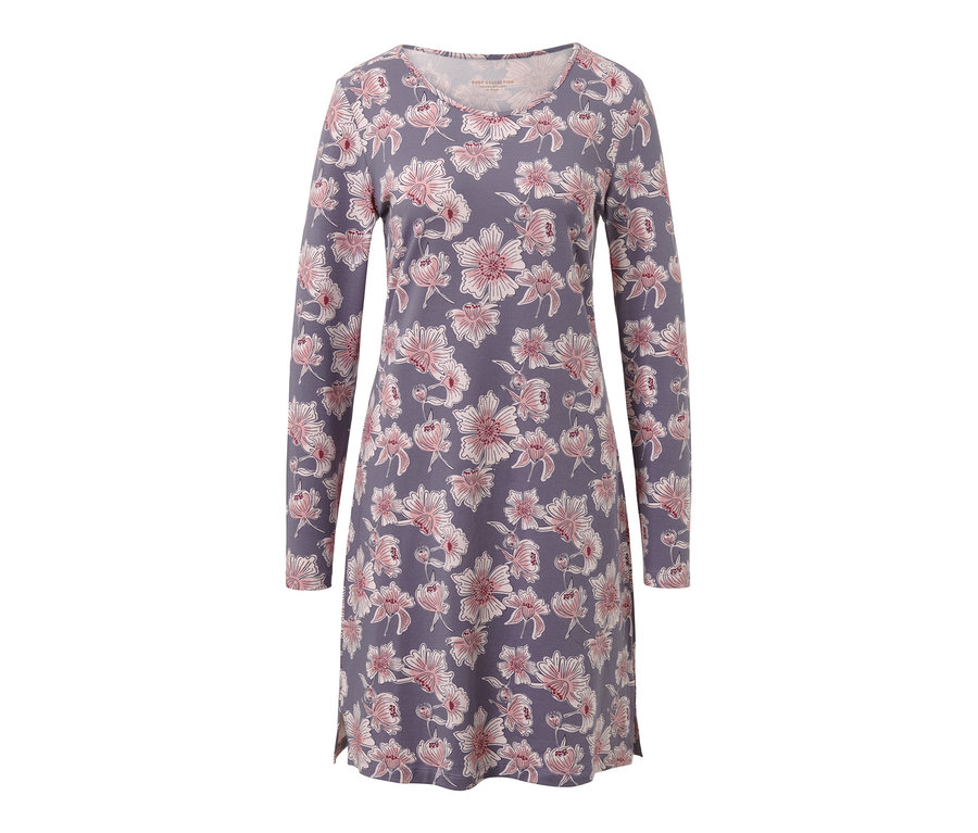 Fialová nočná košeľa s dlhými rukávmi a kvetinovým vzorom.