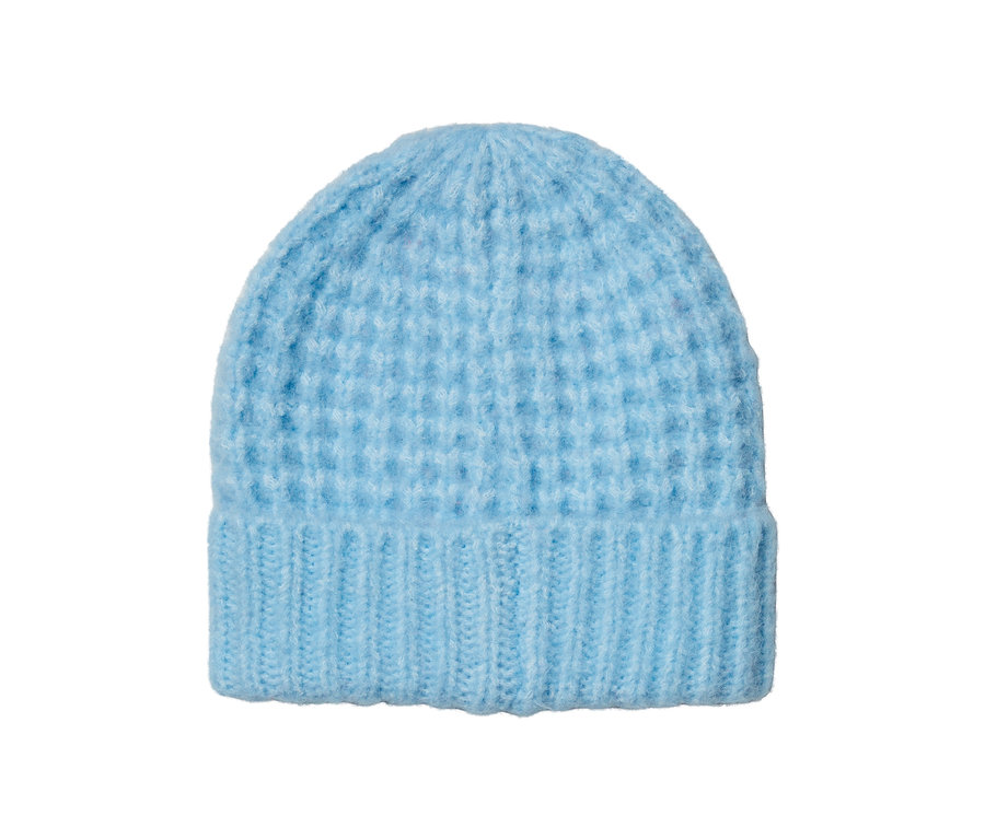 Svetlomodrá pletená čiapka.
