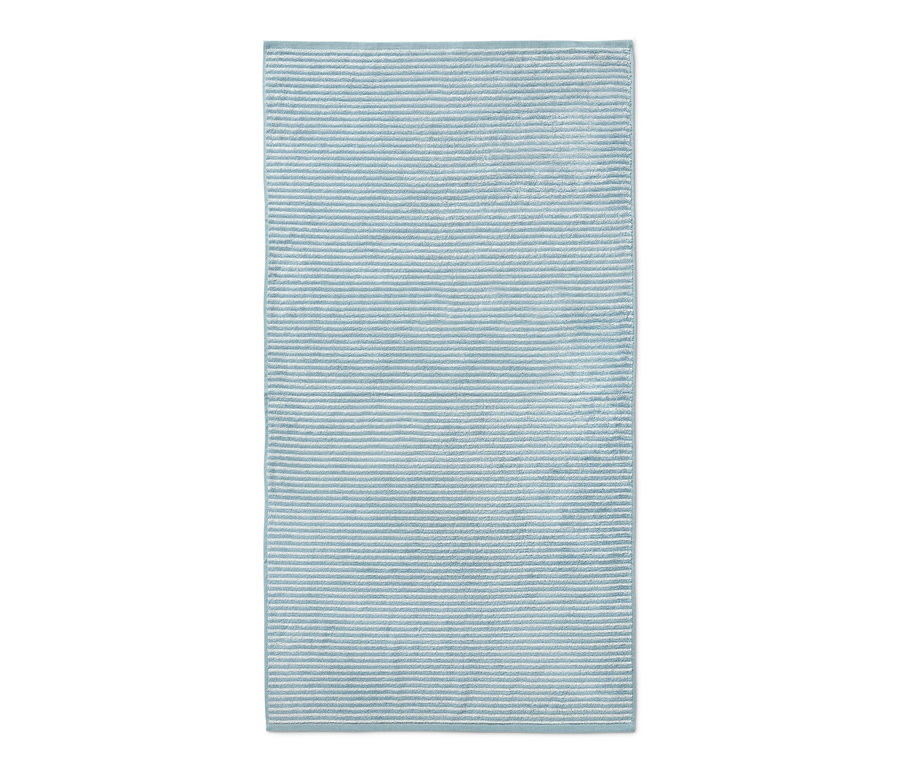 Modrá kvalitná osuška s prúžkami.