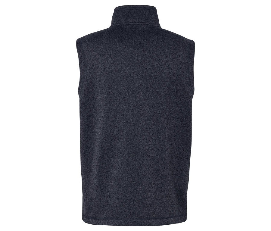 Detail zadnej strany tmavomodrej fleecovej vesty so stojačikom.