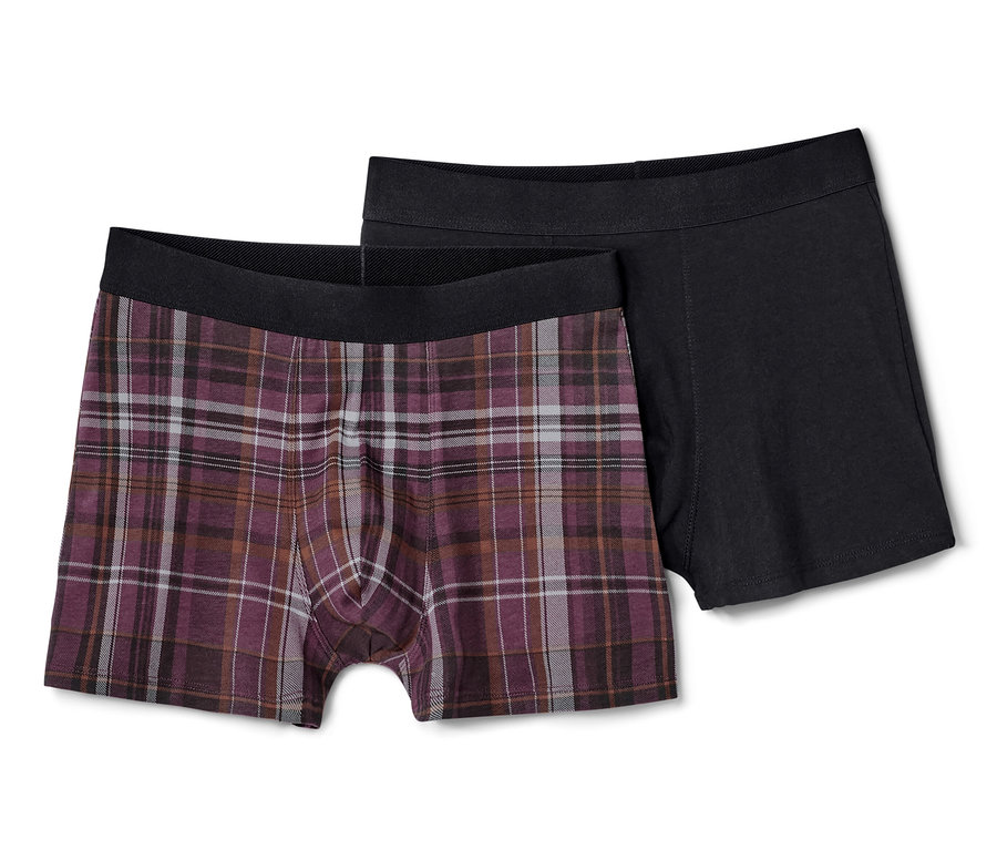 Dvoje boxerky: jedny kockované a jedny čierne.