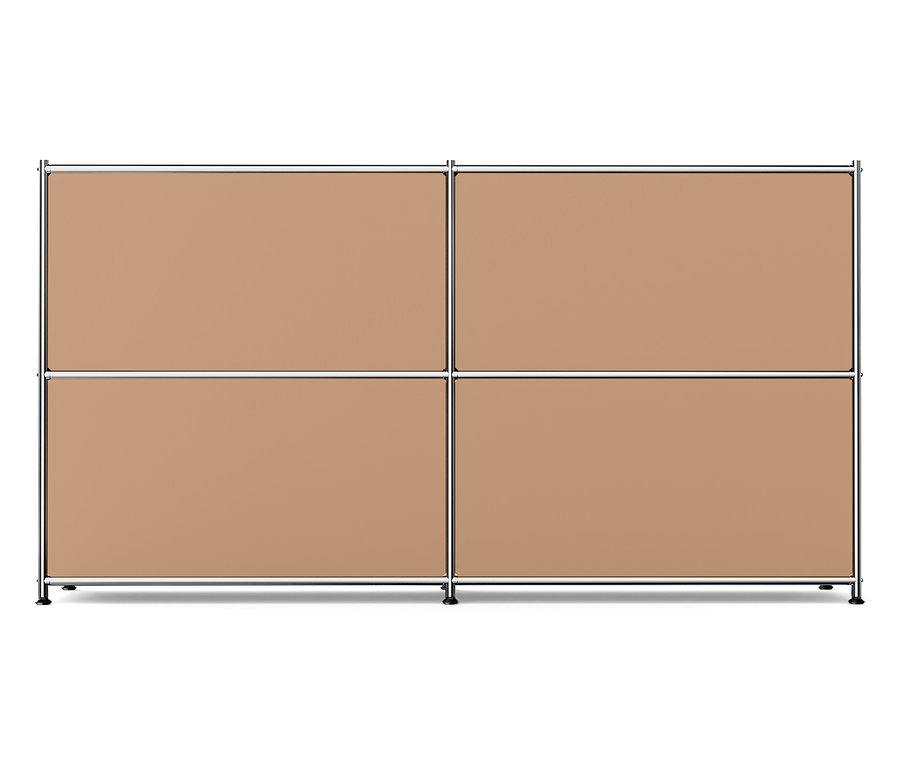 Štyri hnedé panely v kovovom ráme.