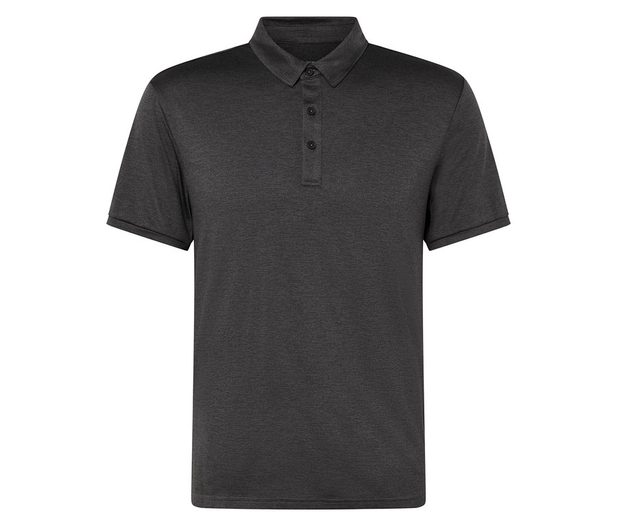 Detail antracitového funkčného polo trička.