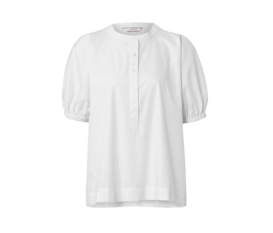 Biela popelínová blúzka s krátkymi rukávmi.