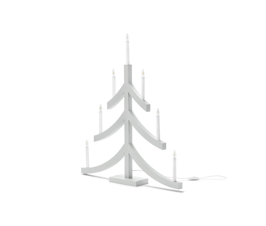 Biely XL svietnik s LED v tvare vianočného stromčeka so siedmimi žiarovkami.