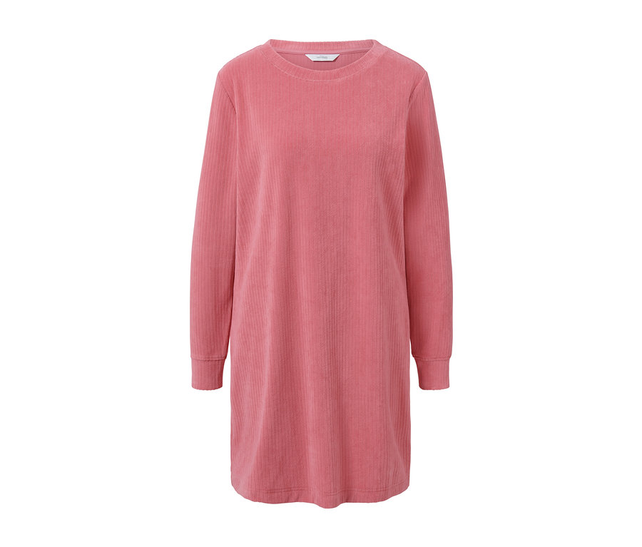 Ružové domáce šaty s dlhým rukávom.