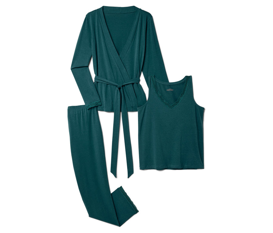 Zelená pyžamová súprava pozostávajúca z županu s dlhým rukávom, tielka a nohavíc.