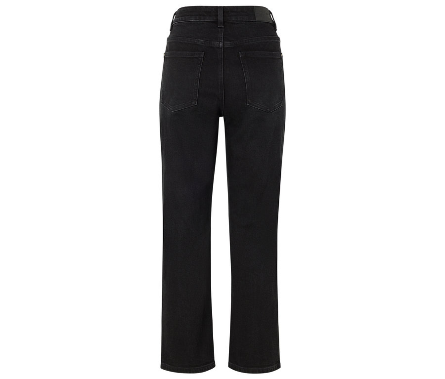 Zadný pohľad na čierne rifle s vysokým pásom a rovnou nohavicou.