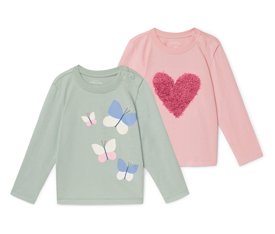 Dve detské tričká s dlhým rukávom, jedno zelené s motýľmi, druhé ružové so srdcom.