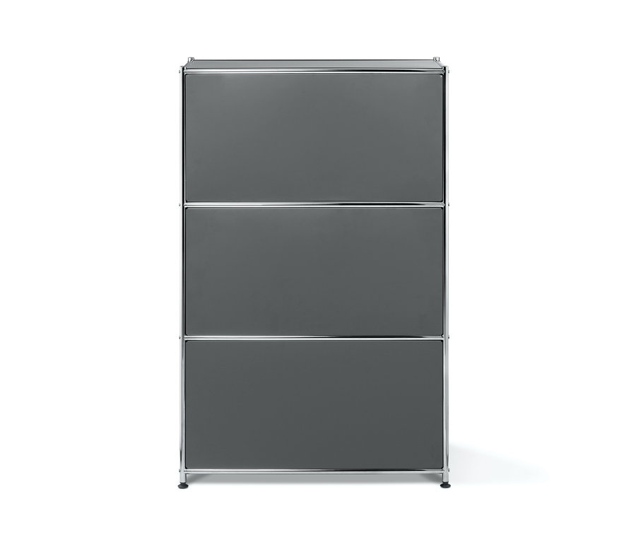 Sivý kovový regál s 2 výklopnými priehradkami.