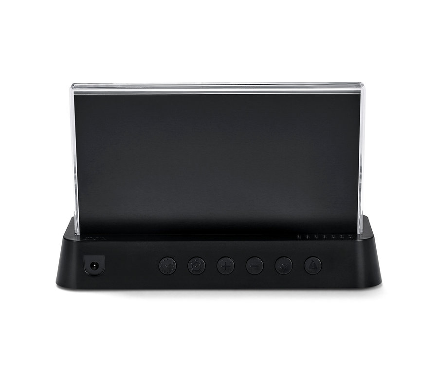 Čierna meteorologická stanica riadená rádiovým signálom s farebným LCD displejom.