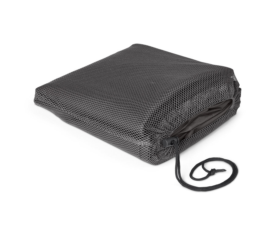 Čierna úložná taška XXL so sťahovacou šnúrkou leží na bielom pozadí.