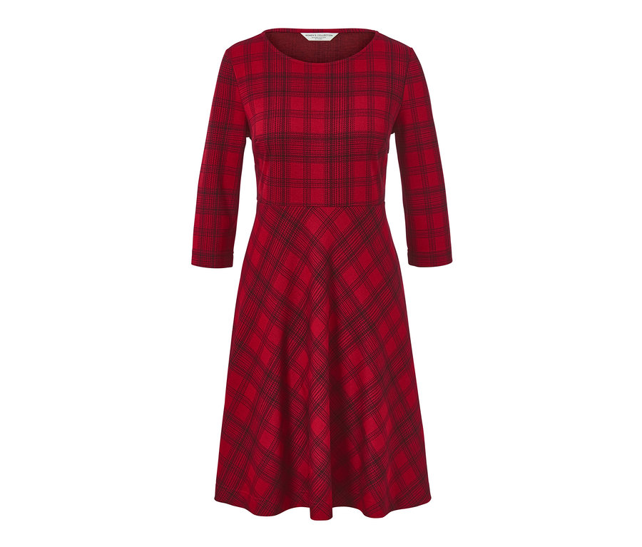 Červené kárované žakárové šaty s trojštvrťovými rukávmi.