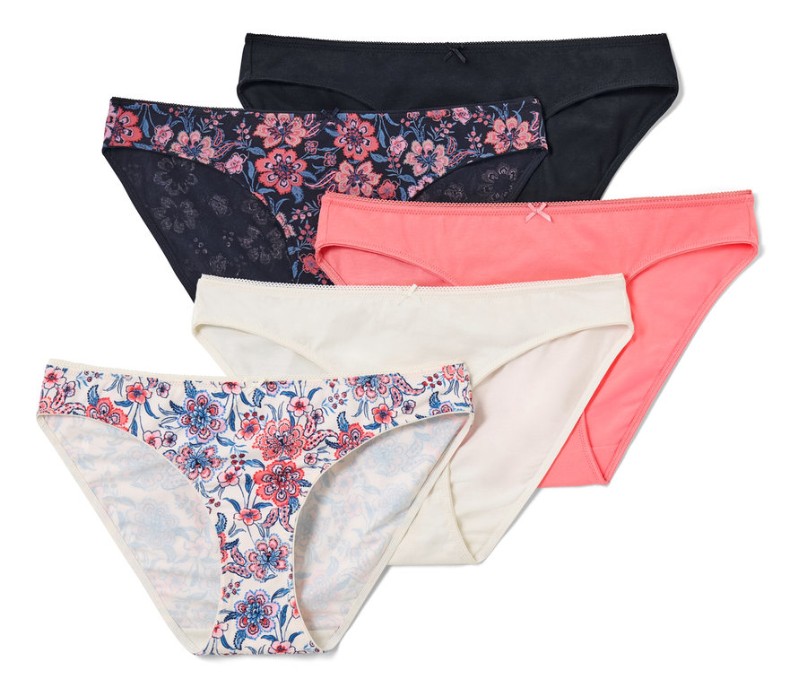 Päť nohavičiek rôznych farieb a vzorov.