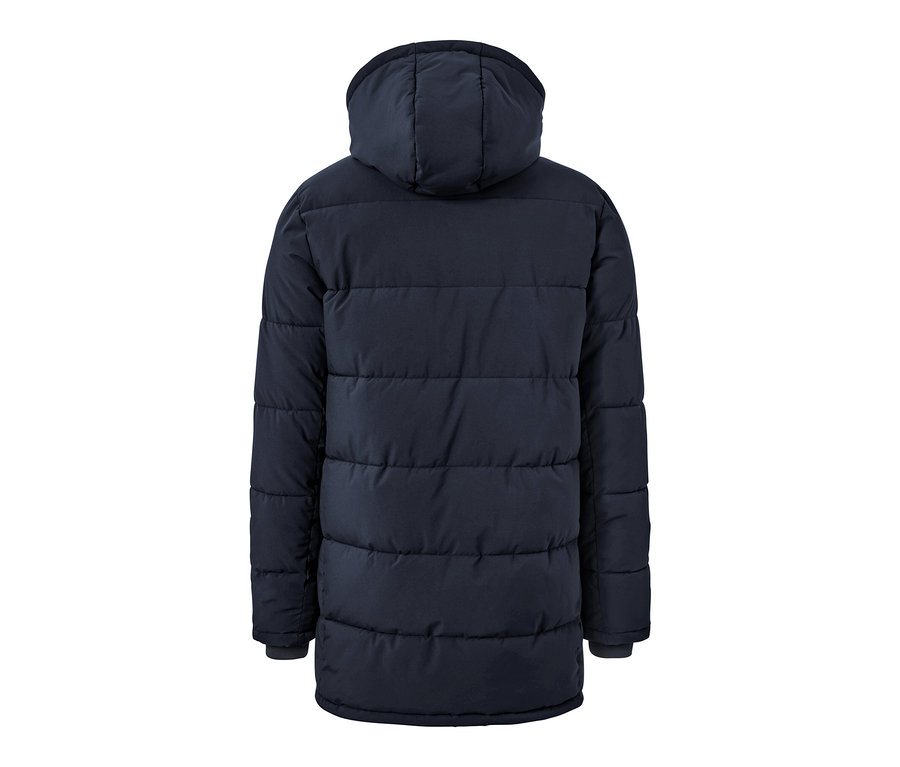 Tmavomodrá prešívaná parka s kapucňou zozadu.
