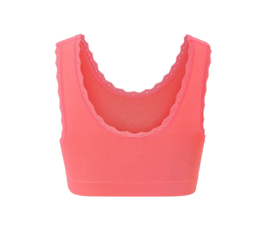 Detail bezšvovej podprsenky vo farbe papája.