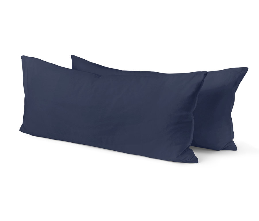 Dva tmavomodré vankúše na bielom pozadí.