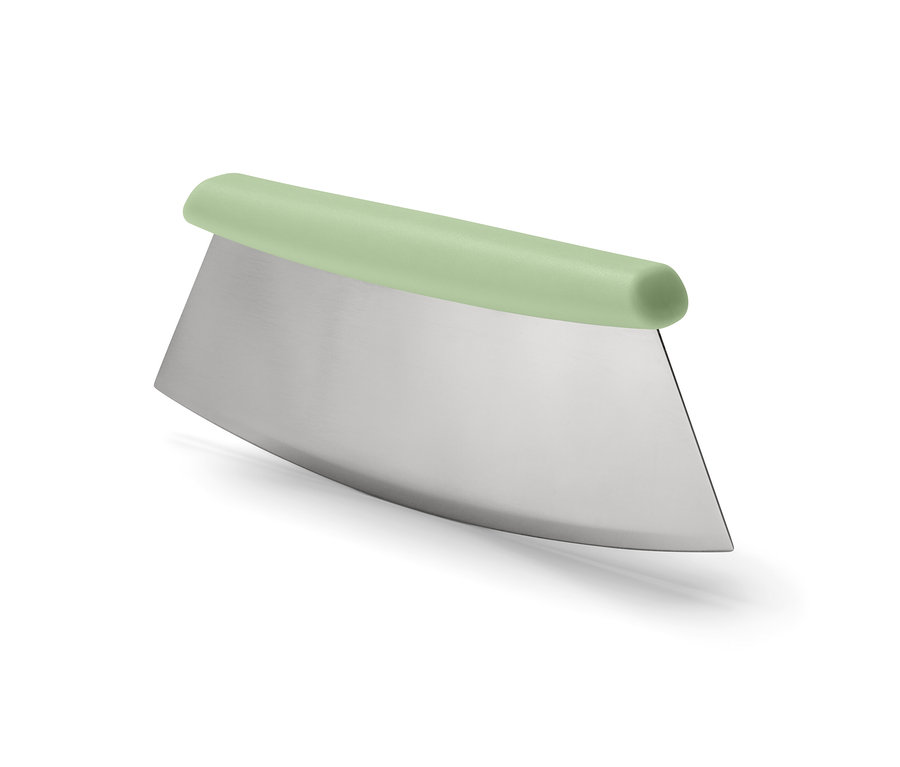 Krájač na pizzu a bylinky s pastelovo zelenou rukoväťou.