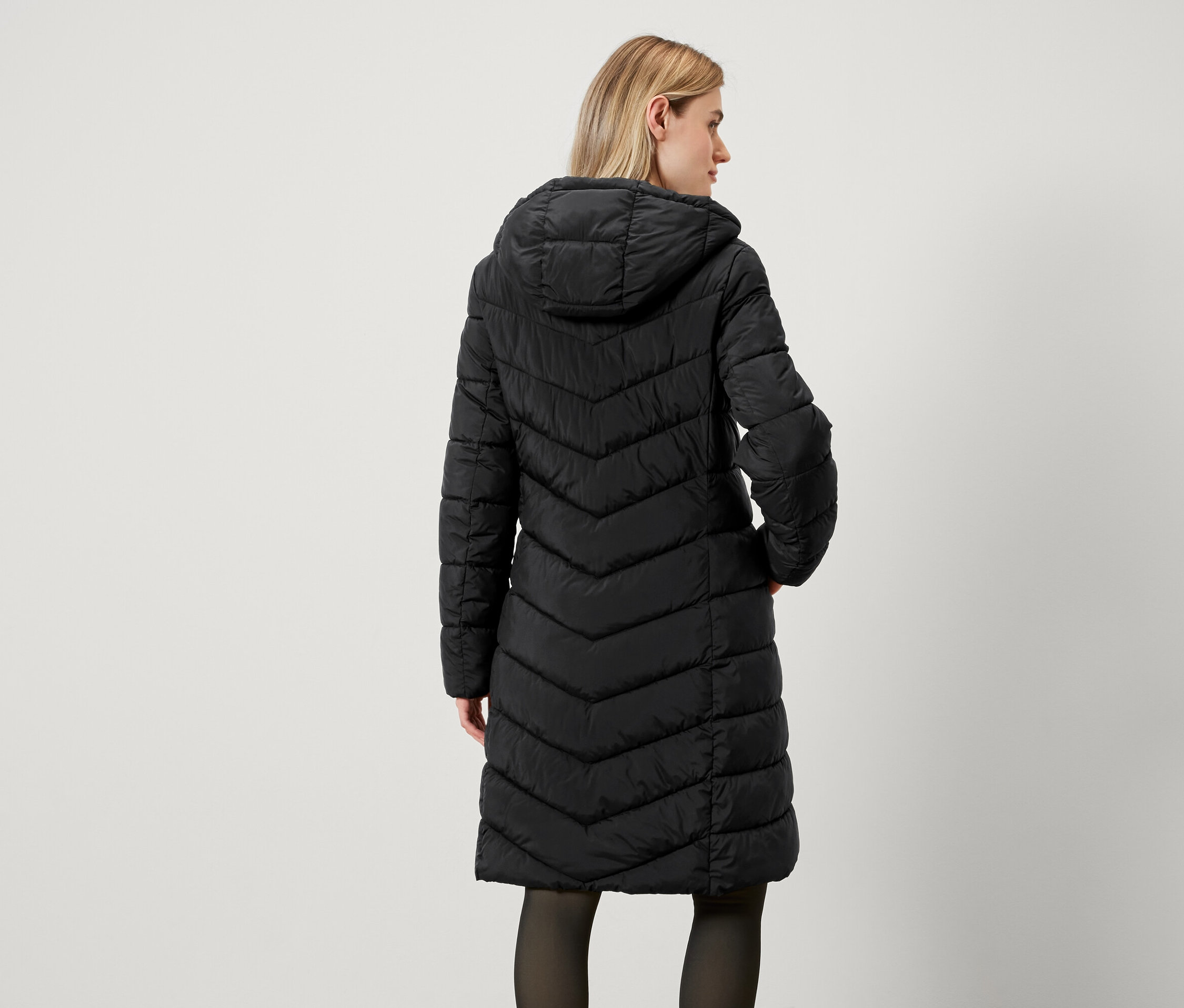 Tchibo - Prešívaný kabát s kapucňou, čierny