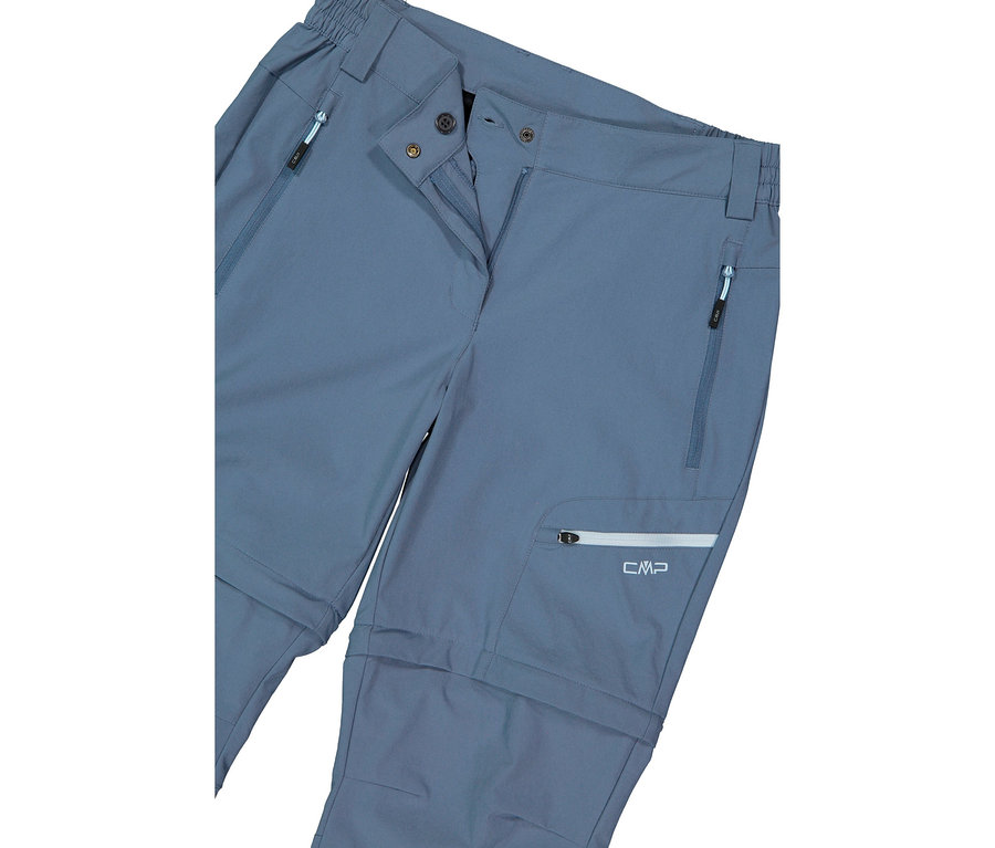 Detail modro-sivých nohavíc CMP s viditeľnými zipsami vreciek a odnímateľnými nohami.