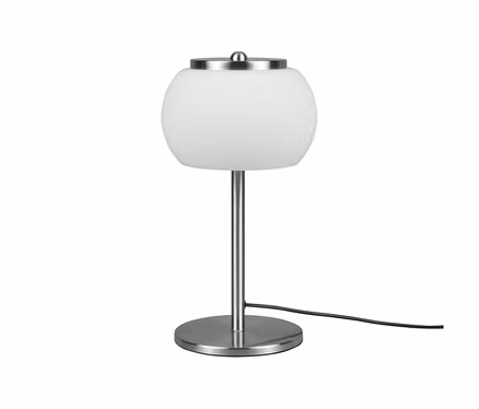 Stolová LED lampa »Madison«, Trio s bielym, guľovitým skleneným tienidlom a brúseným strieborným kovovým podstavcom. Viditeľný je čierny kábel.