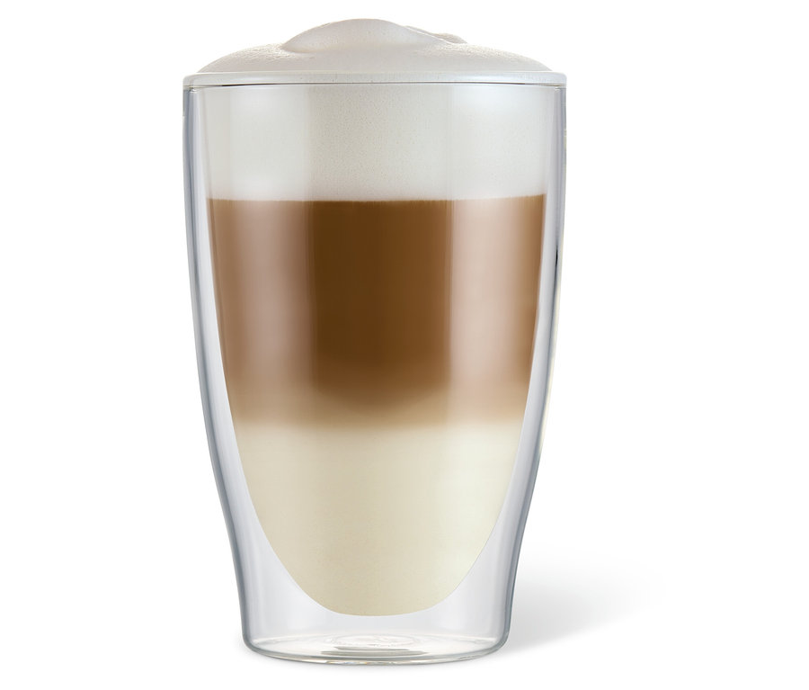 Latte macchiato v dvojstennej pohári.