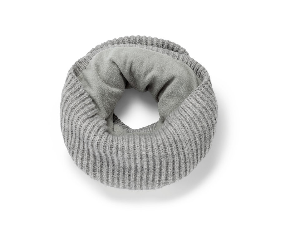 Pletený kruhový šál, sivý.
