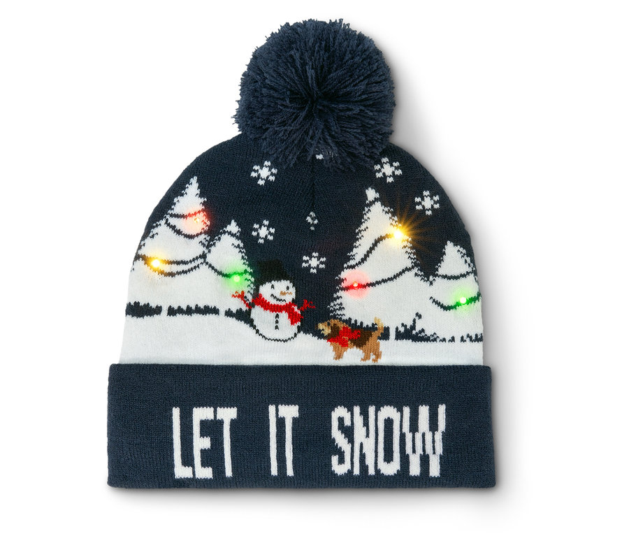 Čiapka s nápisom LET IT SNOW, obrázkom snehuliaka, psa a vianočných stromčekov so svetielkami.