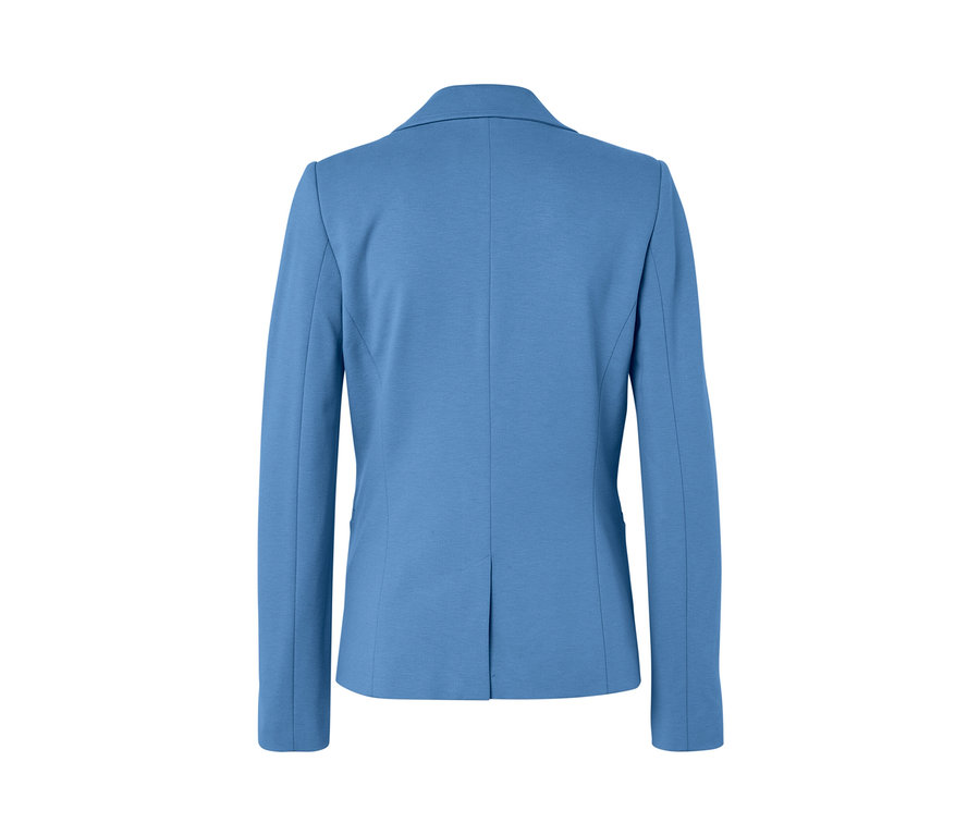 Pohľad zozadu na svetlomodré sako blejzer.