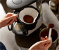 Kávovar na prekvapkávanú kávu »Let’s Brew« od Tchibo, sivomodrý