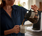Kávovar na prekvapkávanú kávu »Let’s Brew« od Tchibo, sivomodrý